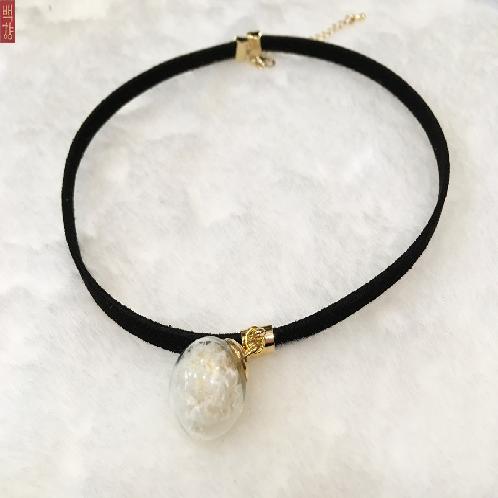 G-Blossom Preserved Flower Crispam Choker Necklace white | necklace